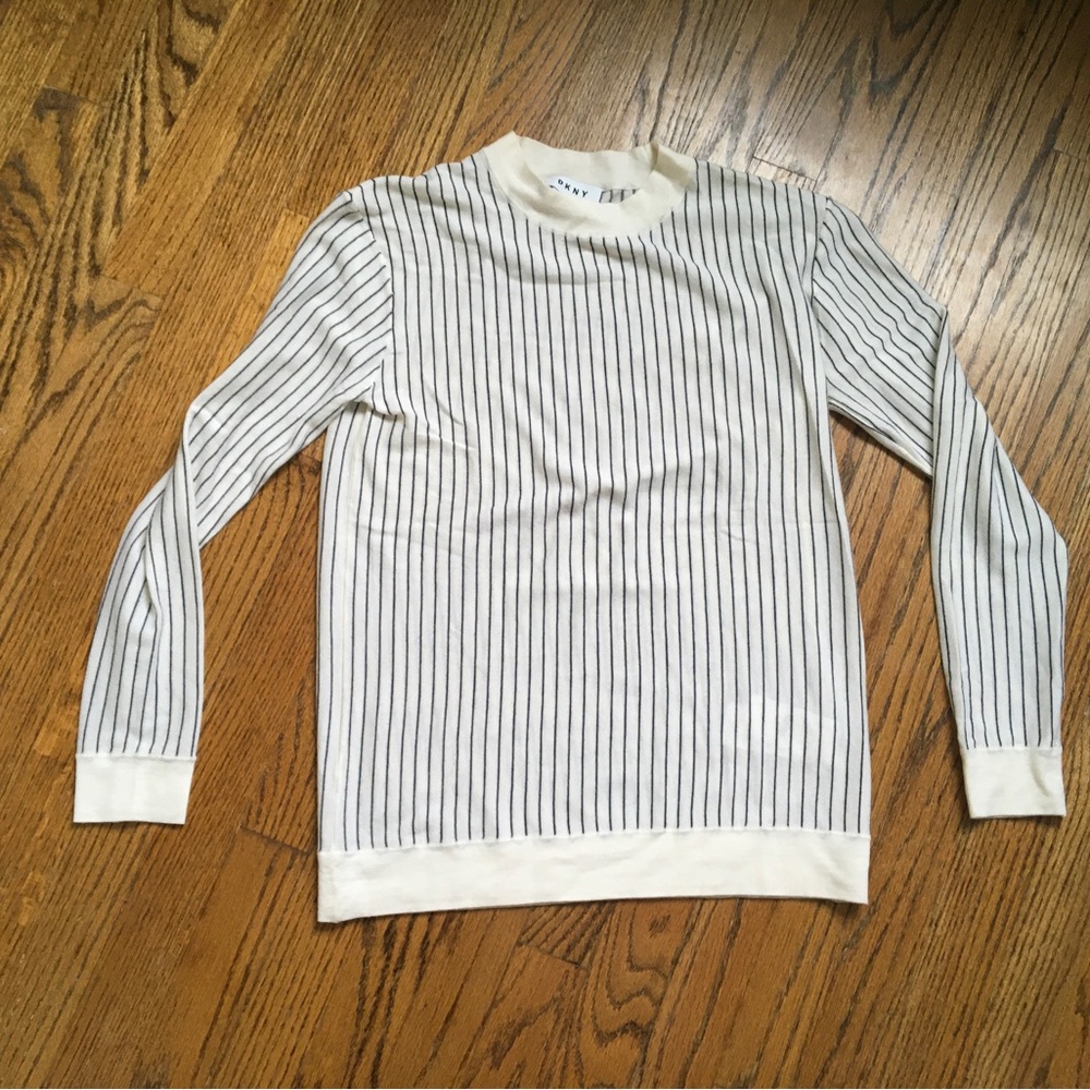 DKNY 100% Merino Wool sweater. Size small